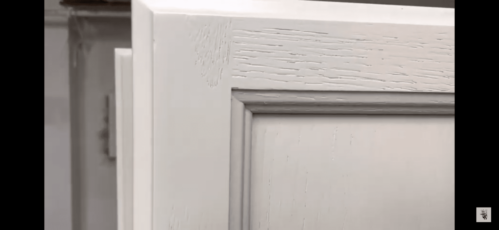 painting oak cabinets with the grain